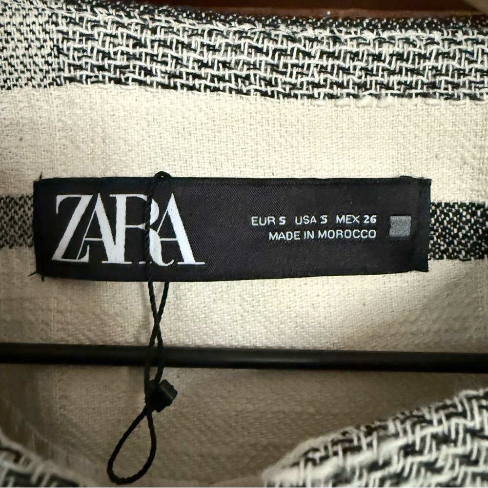 Zara - Cream and Black Striped Crop Jacket - size small - Picture 6 of 6